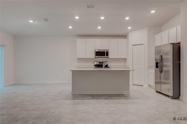 Building Photo - 4975 Worchester Dr