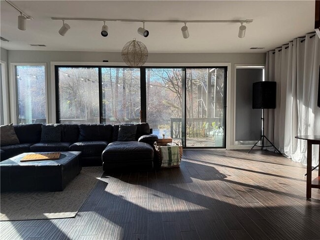 Building Photo - 4225 Burns Heritage Trail