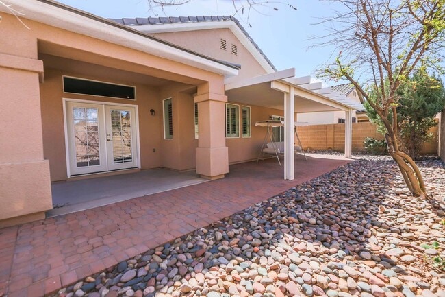 Building Photo - Shadowbrook Springs