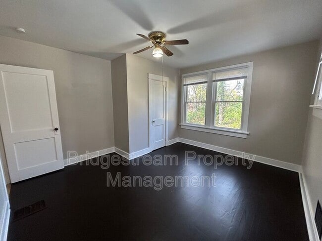 Building Photo - 37 W Melford Ave