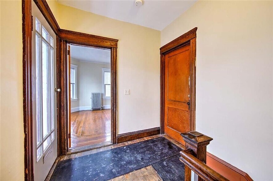 Building Photo - 80 Ontario St