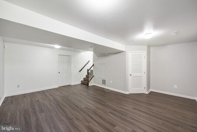 Building Photo - 12807 Town Center Way