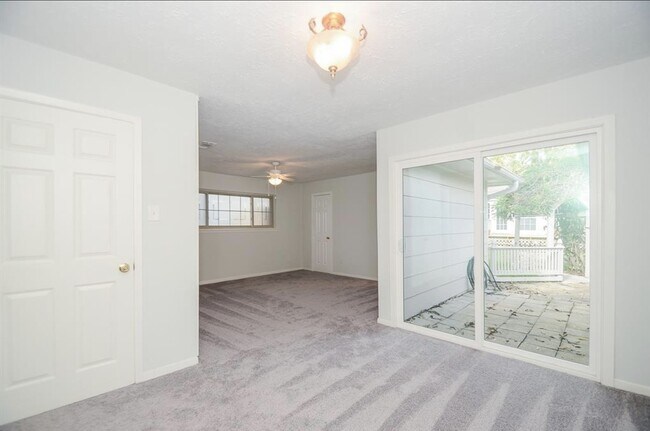 Building Photo - 13814 Lynnwood Ln