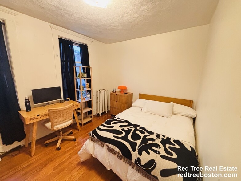 Building Photo - 15 Scottfield Rd