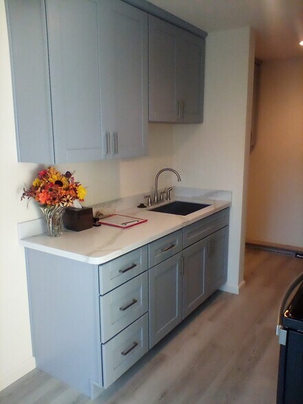 Building Photo - 400 Corcoran Ave