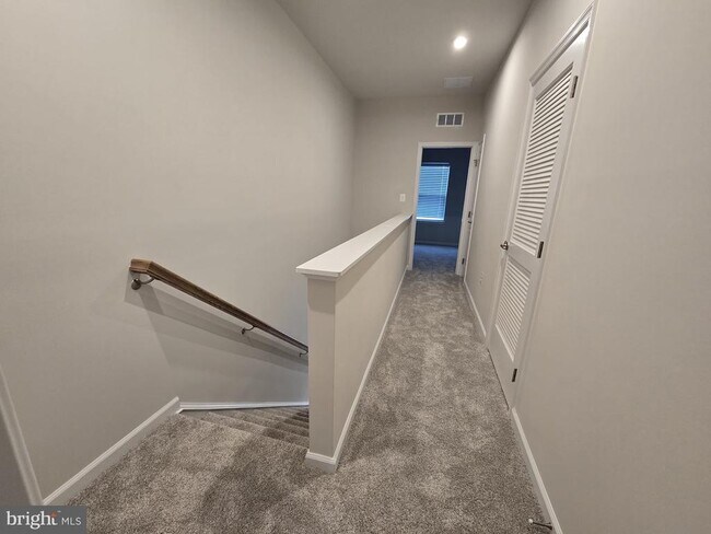 Building Photo - 4928 Dunhaven Dr