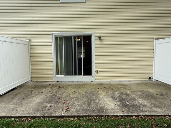 Building Photo - 110 Dove Ln