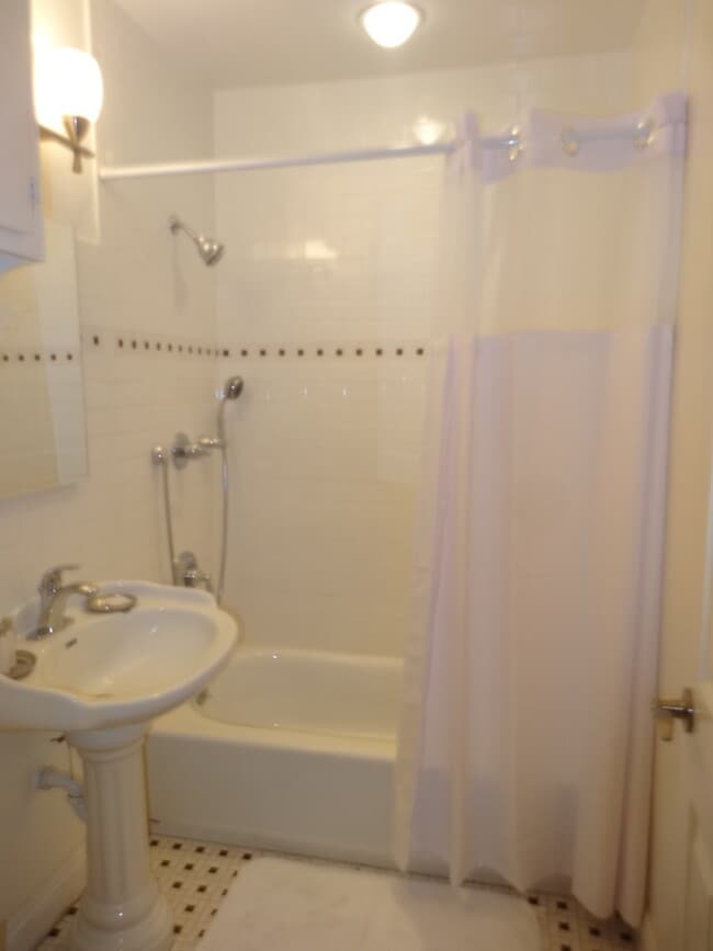 Building Photo - 17565 Bullock St