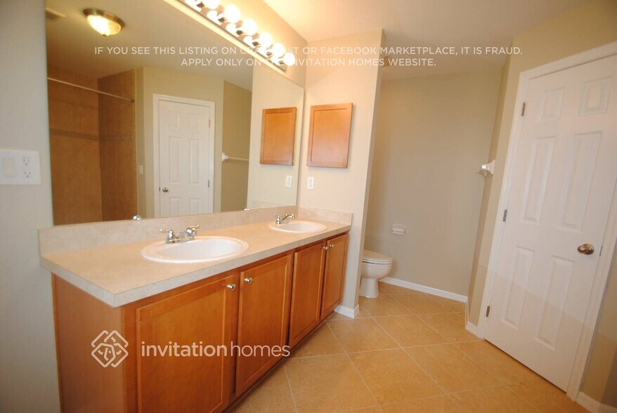 Building Photo - 827 SW 16th Terrace