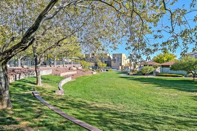 Building Photo - 10635 Seasonable Dr