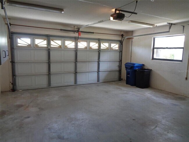 Building Photo - 210 Woodingham Trail