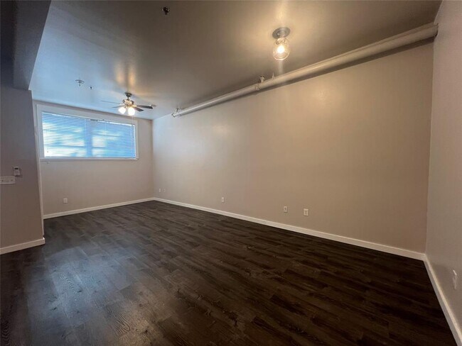 Building Photo - 809 Vance St