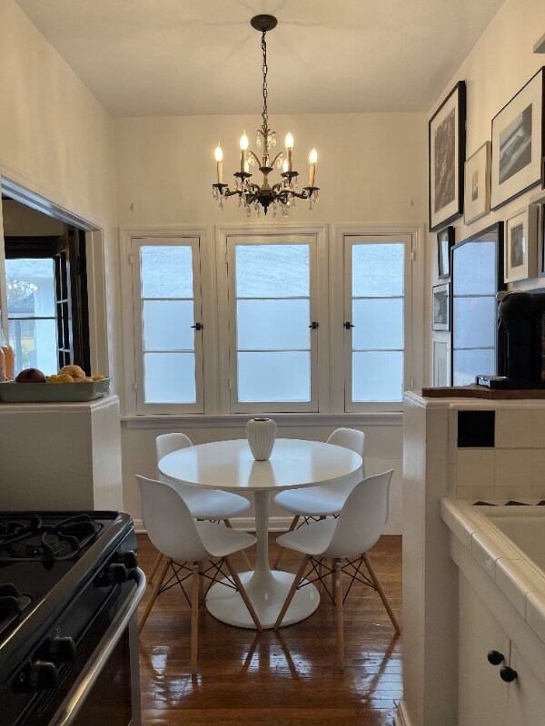 Building Photo - 414 N Sycamore Ave