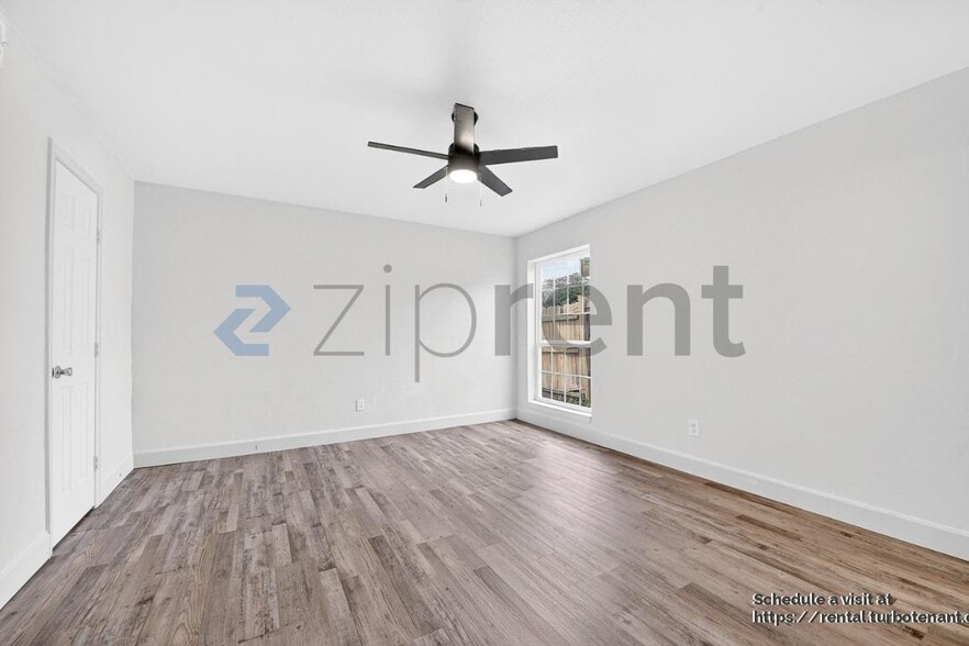 Building Photo - 2505 Clearwood Dr