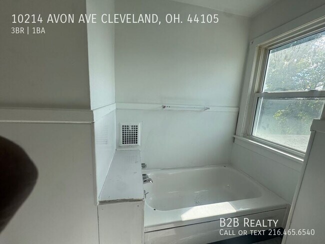 Building Photo - 10214 Avon Ave