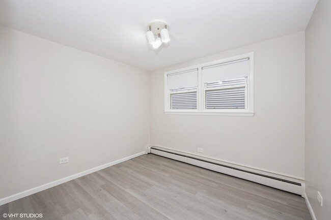 Building Photo - 3641 N Tripp Ave