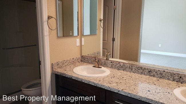 Building Photo - 4 br, 2.5 bath House - 286 N L St