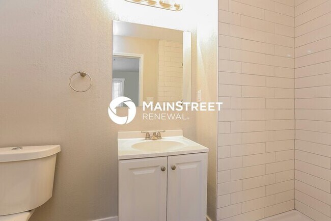 Building Photo - 3 Bedroom Pet-Friendly Home in INDEPENDENC...