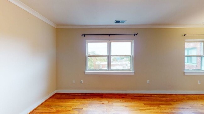 Building Photo - 2615 4th St NE