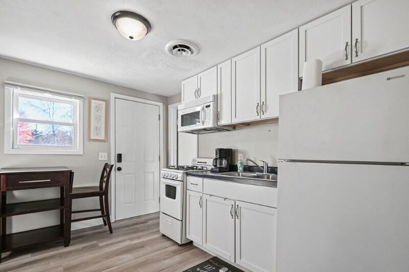 Building Photo - 815 N 29th Ave