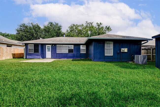 Building Photo - 9842 Shell Rock Rd
