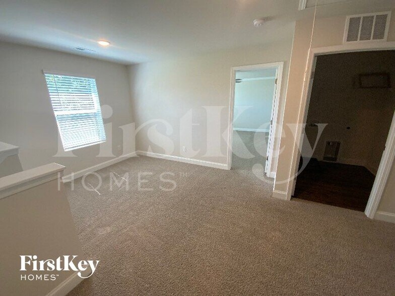 Building Photo - 5225 Cobblestone Glen Dr