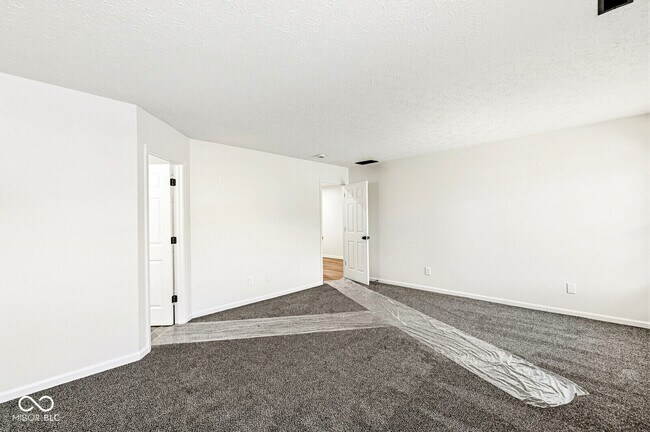 Building Photo - 2747 Foxbriar Pl