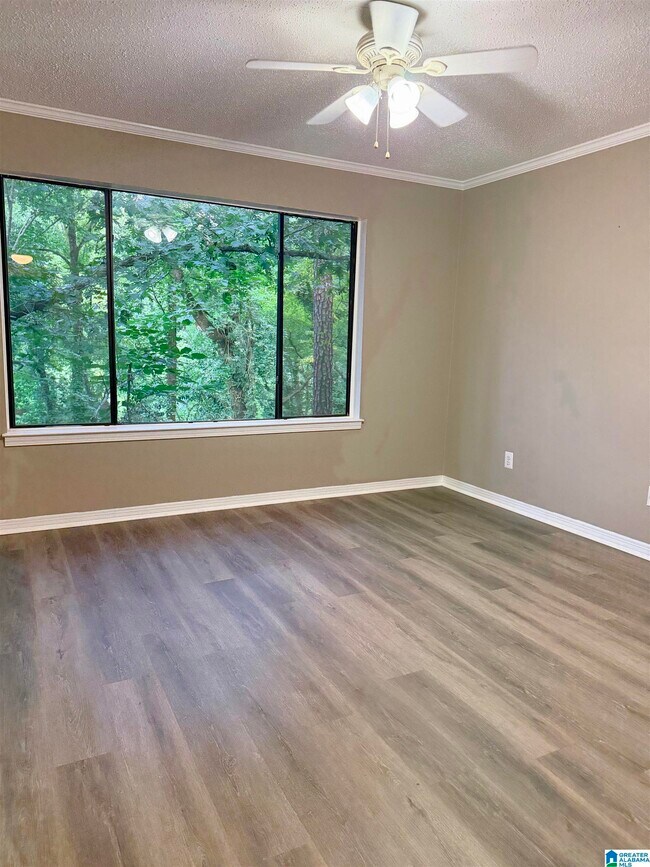 Building Photo - 313 Heath Dr