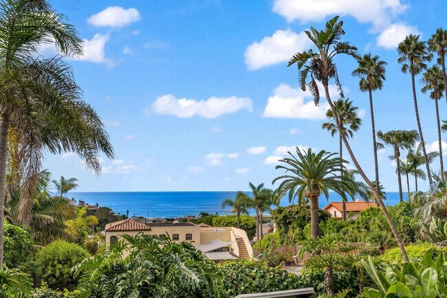 Building Photo - 701 N Granados Ave