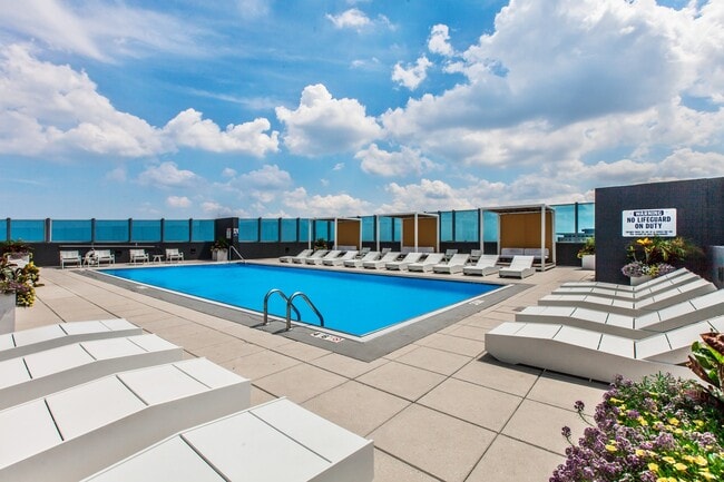 Building Photo - 1917 S Calumet Ave