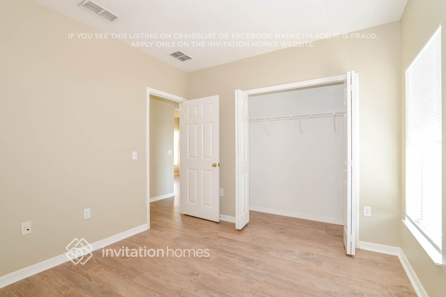 Building Photo - 910 Cumberland Dr