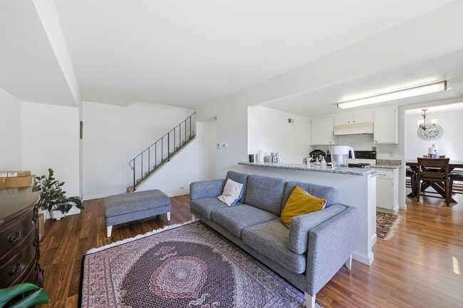 Building Photo - 1208 Admiralty Ln