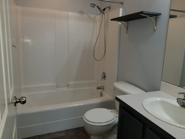 Building Photo - Pet Friendly House in Ephrata