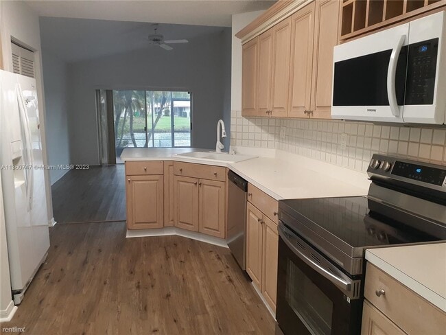Building Photo - 4 br, 2.5 bath House - 245 Via Milan Ter