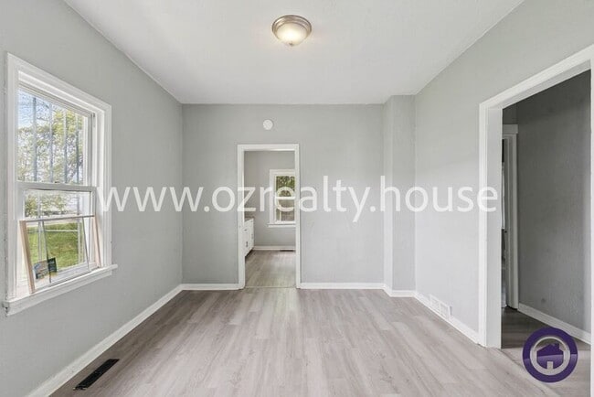 Building Photo - 207 Pulaski St