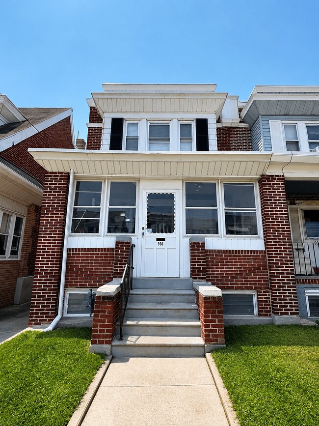 Building Photo - 930 McDowell Ave