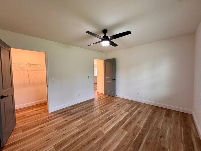 Building Photo - 2212 W Dry River Rd