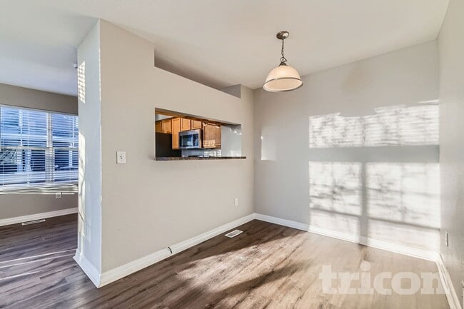 Building Photo - 13295 Holly St