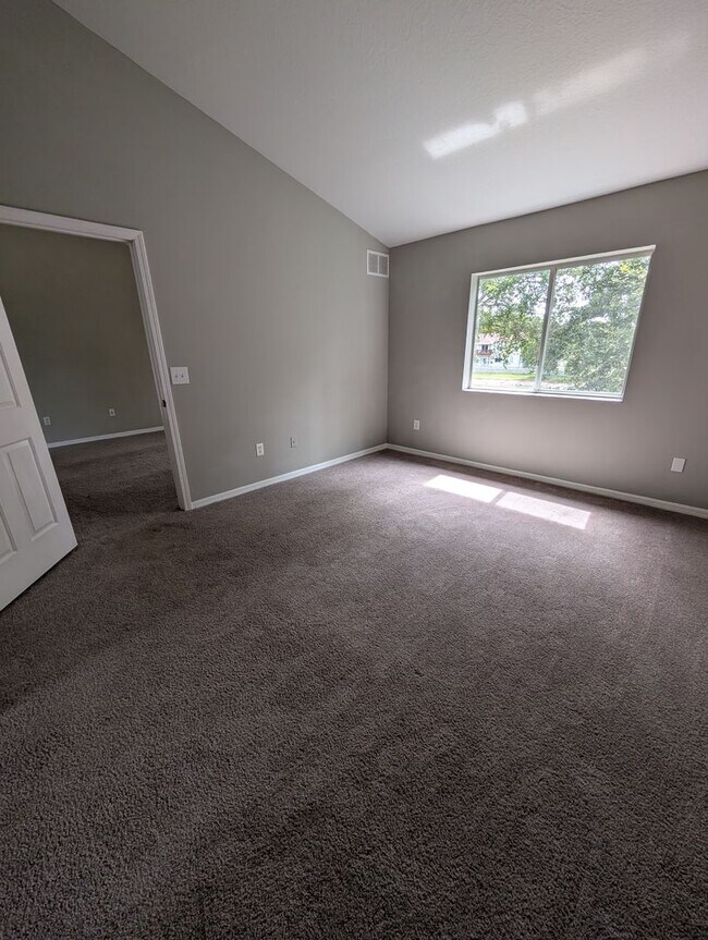 Building Photo - 9019 Cochise Ln