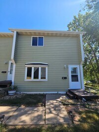 Building Photo - r151T