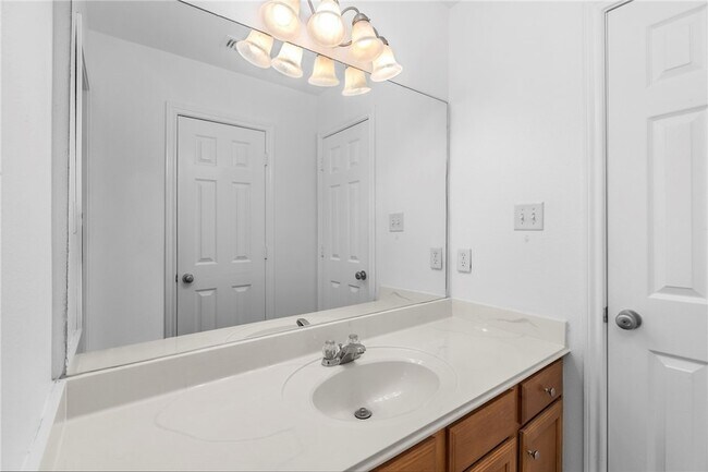 Building Photo - 3511 Farah Dr