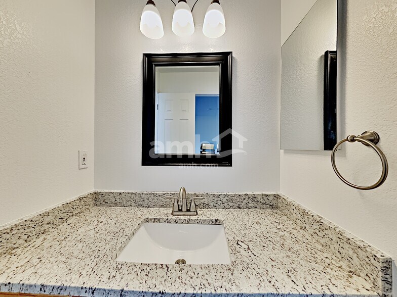 Building Photo - 15833 E 98th Pl