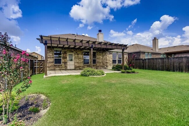 Building Photo - Charming 4-Bedroom Home in Devonshire with Spacious Living Areas and Gorgeous Backyard Oasis.