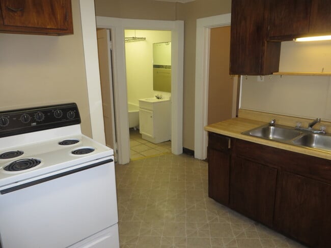 Building Photo - 1126 Nelson St