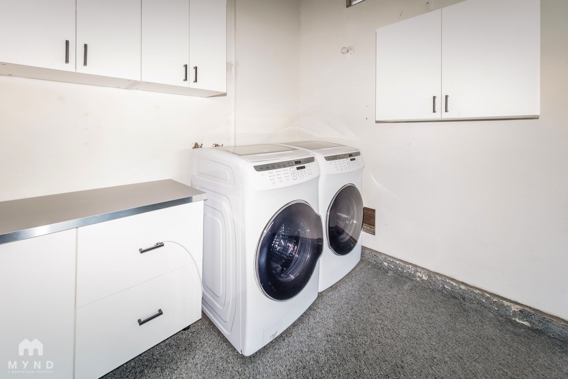 Building Photo - 13942 Mango Dr