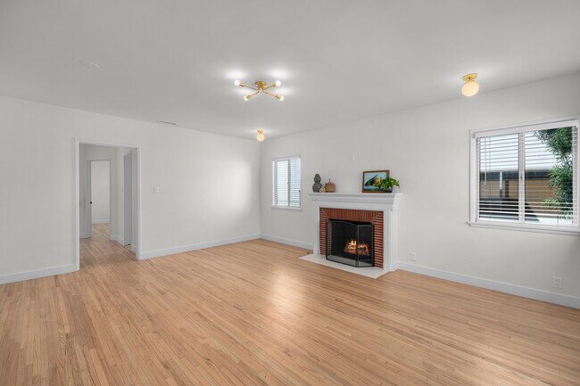 Building Photo - 616 Marine Ave