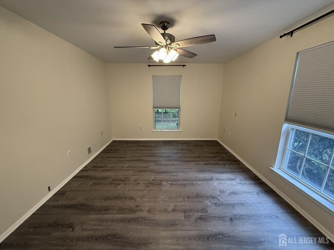 Building Photo - 95 Sapphire Ln