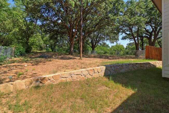 Building Photo - 719 Maple Row