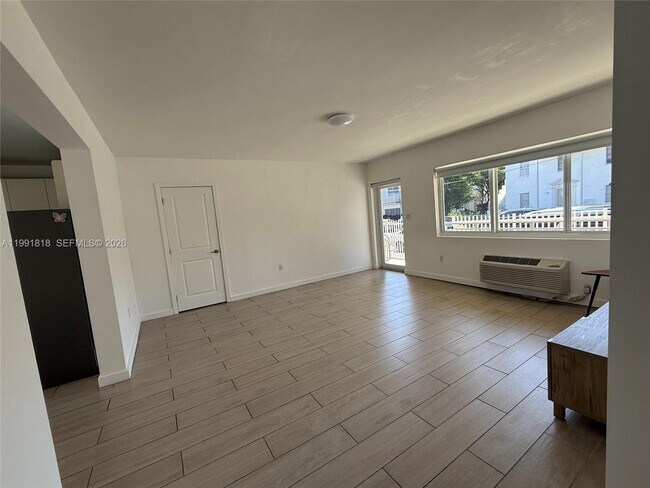 Building Photo - 625 77th St