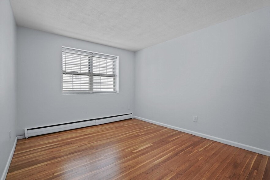 Building Photo - 59 Bynner St